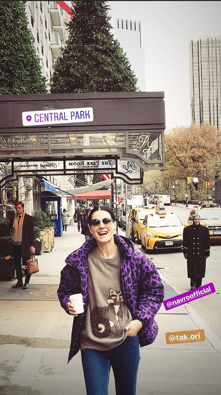 Маша Ефросинина покорила стильным нарядом на прогулке в Нью-Йорке