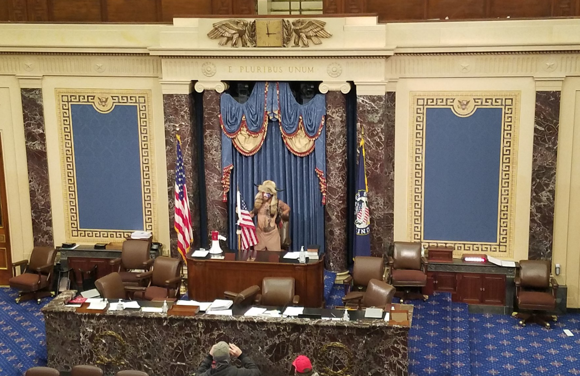 Стала відома доля &quot;рогатого&quot; протестувальника в Капітолії: спис не врятував