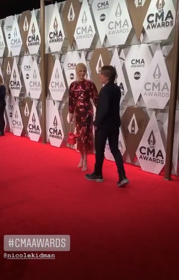 В роскошном платье и объятиях любимого: Николь Кидман показала редкий кадр с мужем