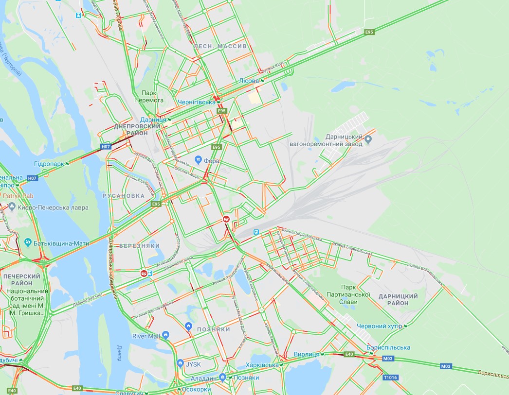 Центр Києва скували затори: карта