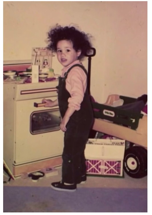 Влюбился в нее без памяти: отец Меган Маркл показал уникальные детские  фото дочери