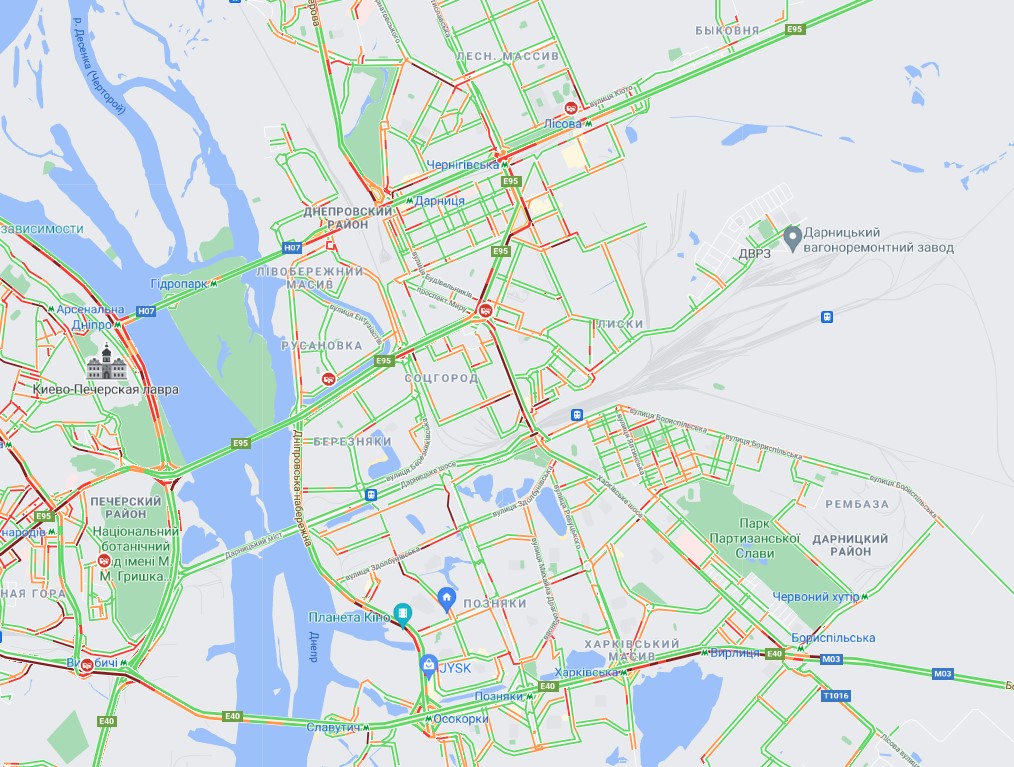 У Києві утворилися затори перед вихідними: які вулиці варто об'їжджати