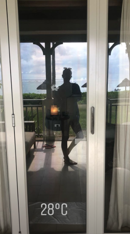 "Выглядит беременной": Осадчая взбудоражила сеть фото с отдыха