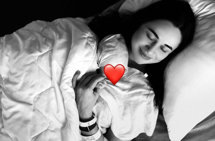 Андрей Джеджула снова стал папой: нежные фото малышки из роддома