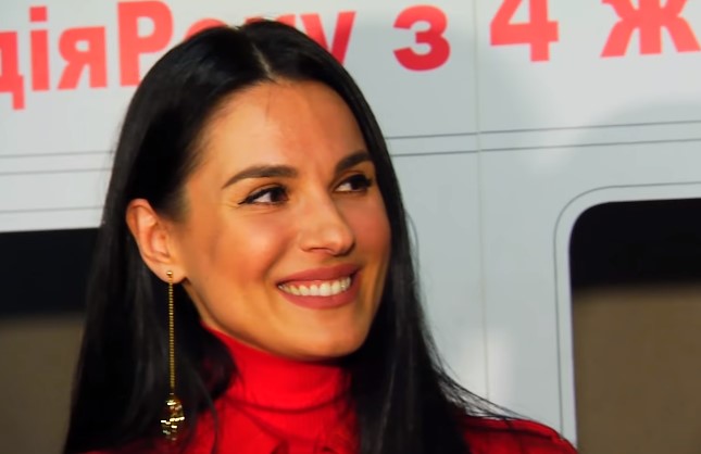 "Вот это начались сюрпризы": Ефросинина рассказала, как с супругом отпраздновала 15-ю годовщину свадьбы