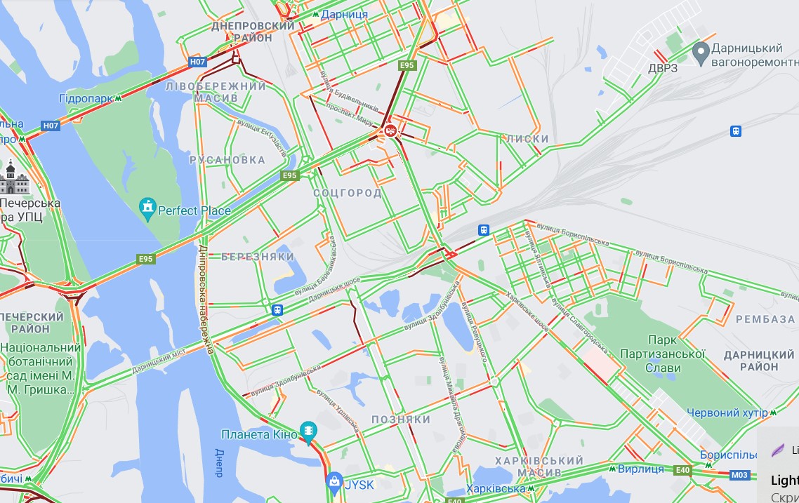 Киев остановился в пробках из-за непогоды: какие улицы стоит объезжать