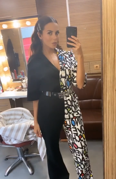 Стильная Настя Каменских блеснула экстравагантным нарядом на съемках Х-фактора