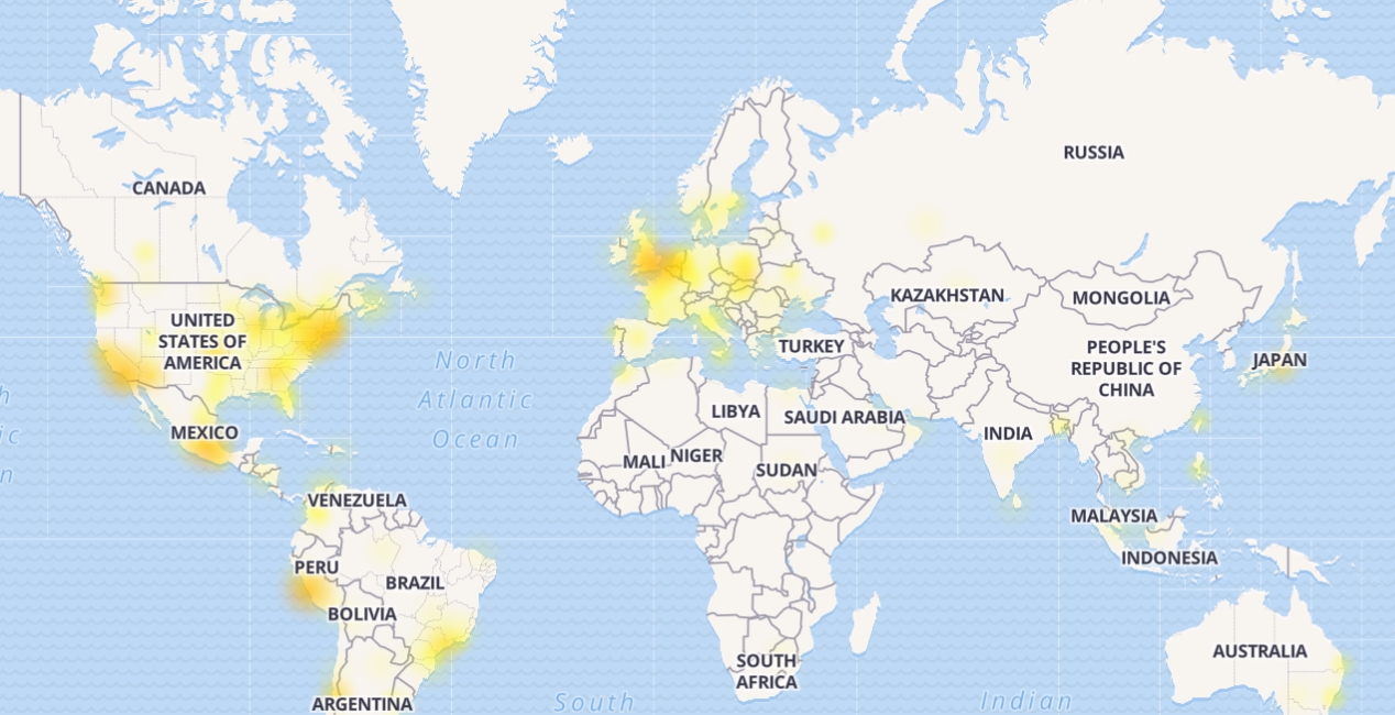 У роботі Facebook стався збій