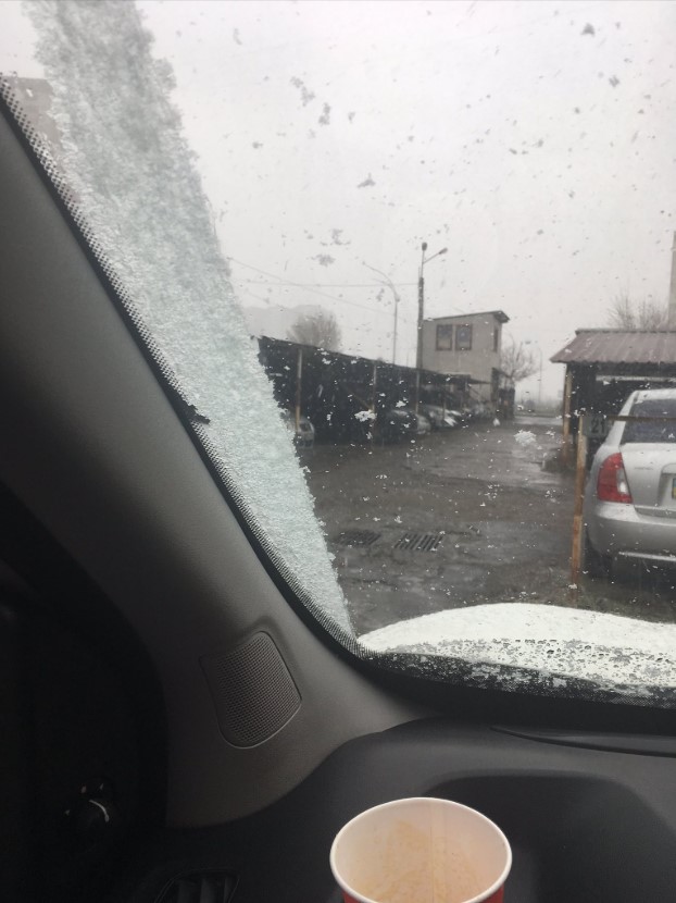 Киев засыпало снегом: видео и фото аномалии