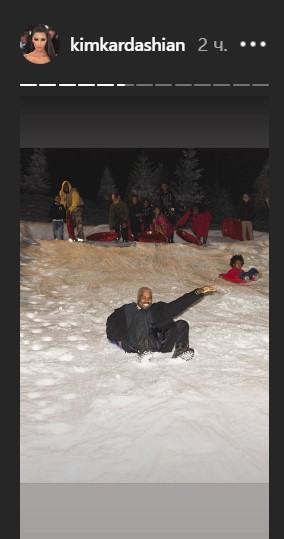 С горки в вечерних платьях: семейство Кардашьян поразило сеть зимними забавами
