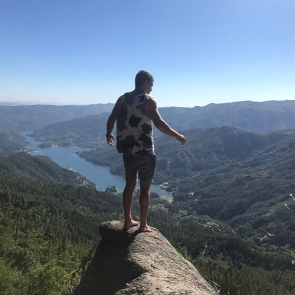 &quot;Размер имеет значение&quot;: известный певец поразил смелым снимком