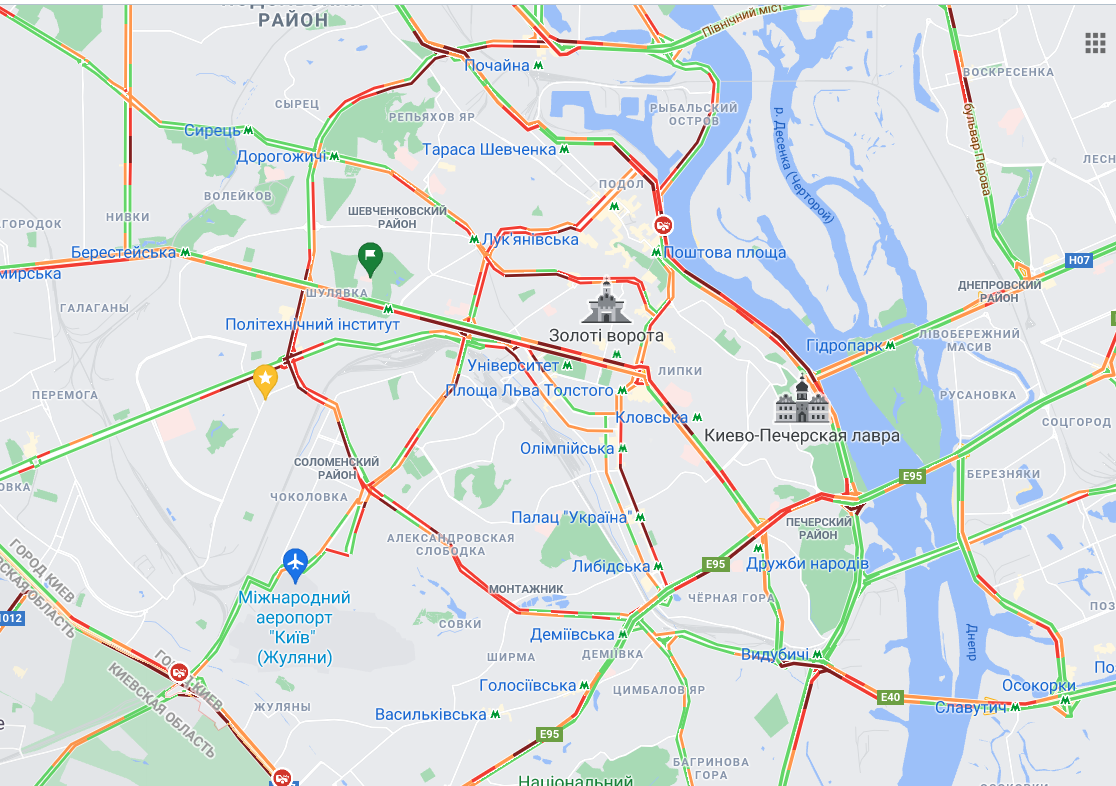 Київ накрила гроза з градом