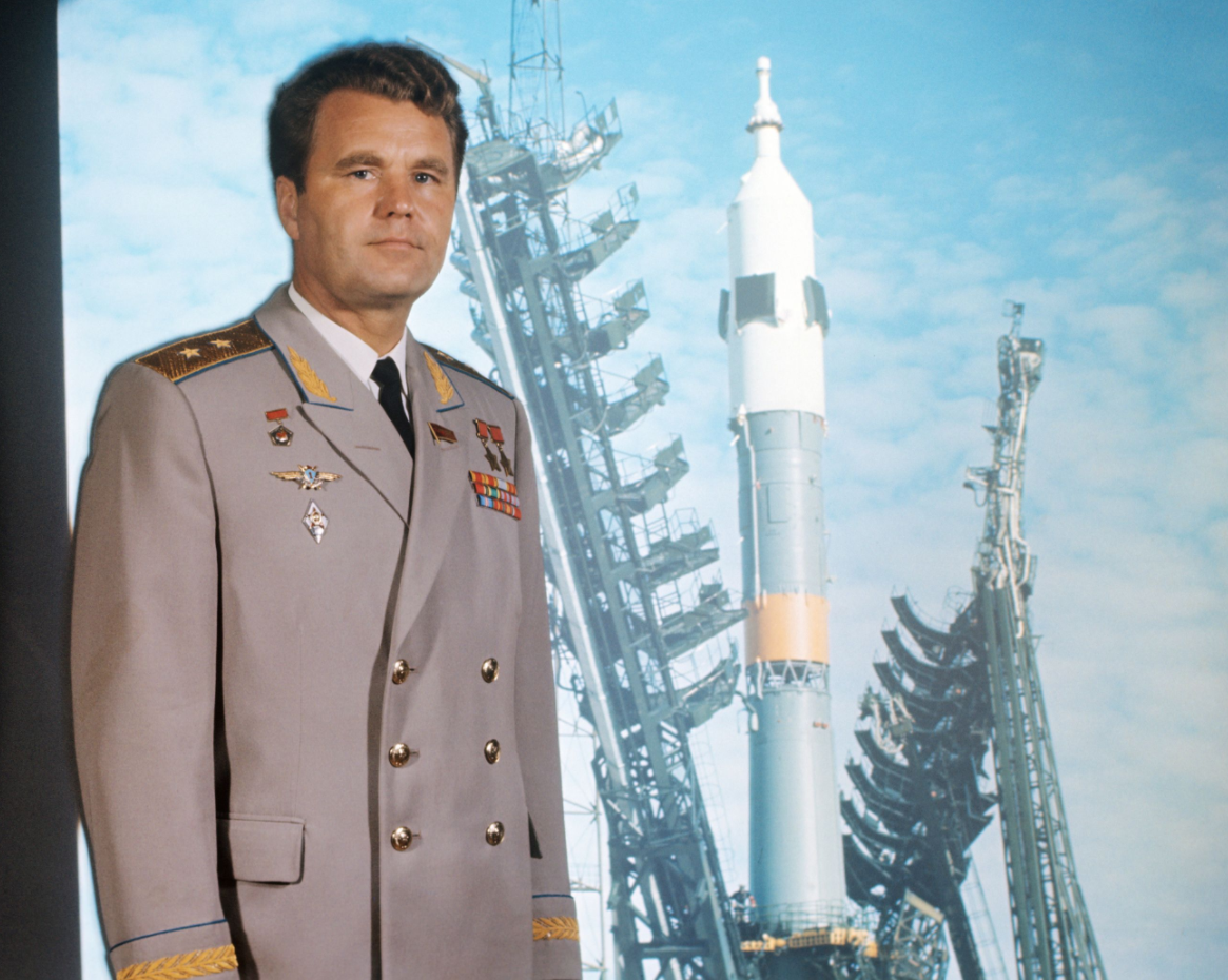 Умер старейший космонавт в мире: архивное видео его полетов