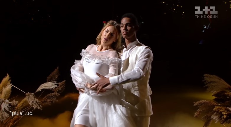 &quot;Девушку из села вывести можно…&quot;: Лесю Никитюк довели до слез в прямом эфире &quot;Танцев со звездами&quot;