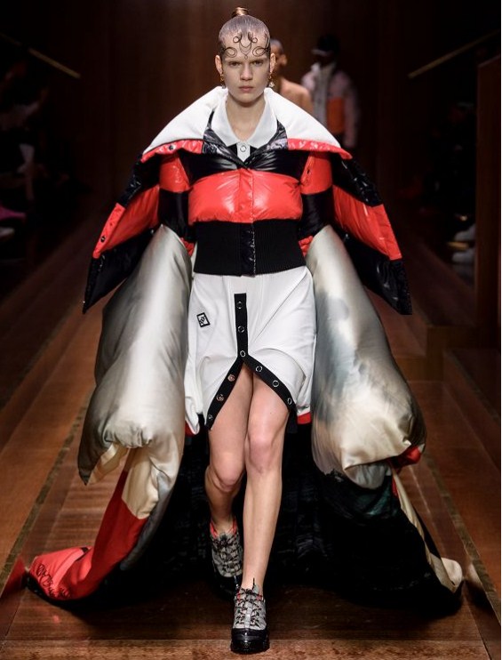 Ирина Шейк, Джиджи Хадид, Наталья Водянова: Burberry представил "бунтарскую" коллекцию FW 2019/20