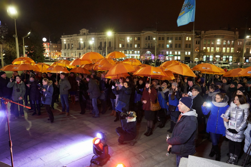 Луценко присоединилась к международной кампании против насилия
