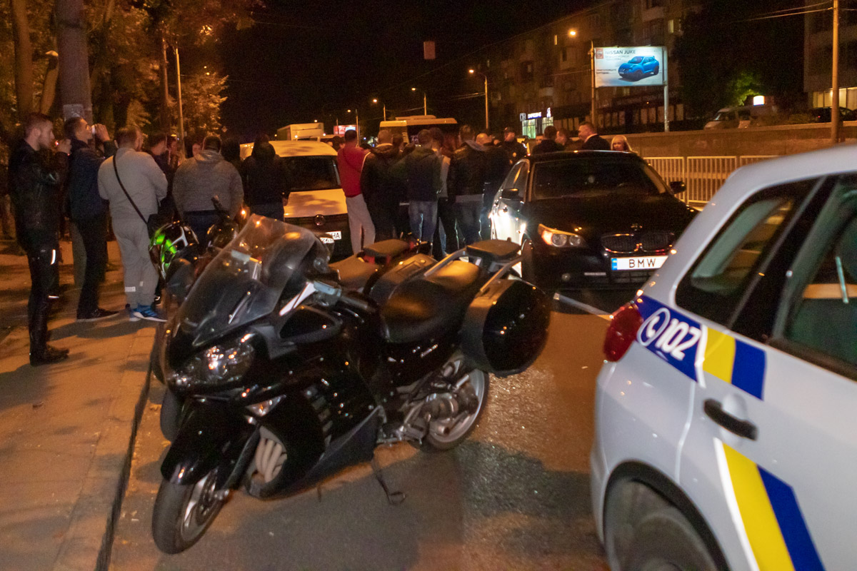 Багато порушень: у Дніпрі &quot;копи&quot; заблокували авто відомого блогера