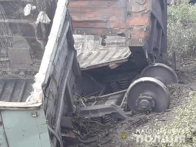 У Харківській області електричка зіштовхнулася із вантажними вагонами, є постраждалі