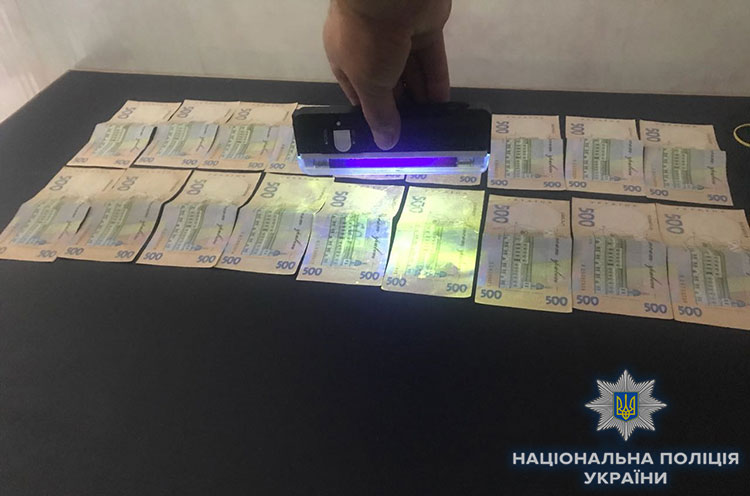 В Хмельницкой области задержан руководитель вуза, требовавший деньги с абитуриентки за поступление