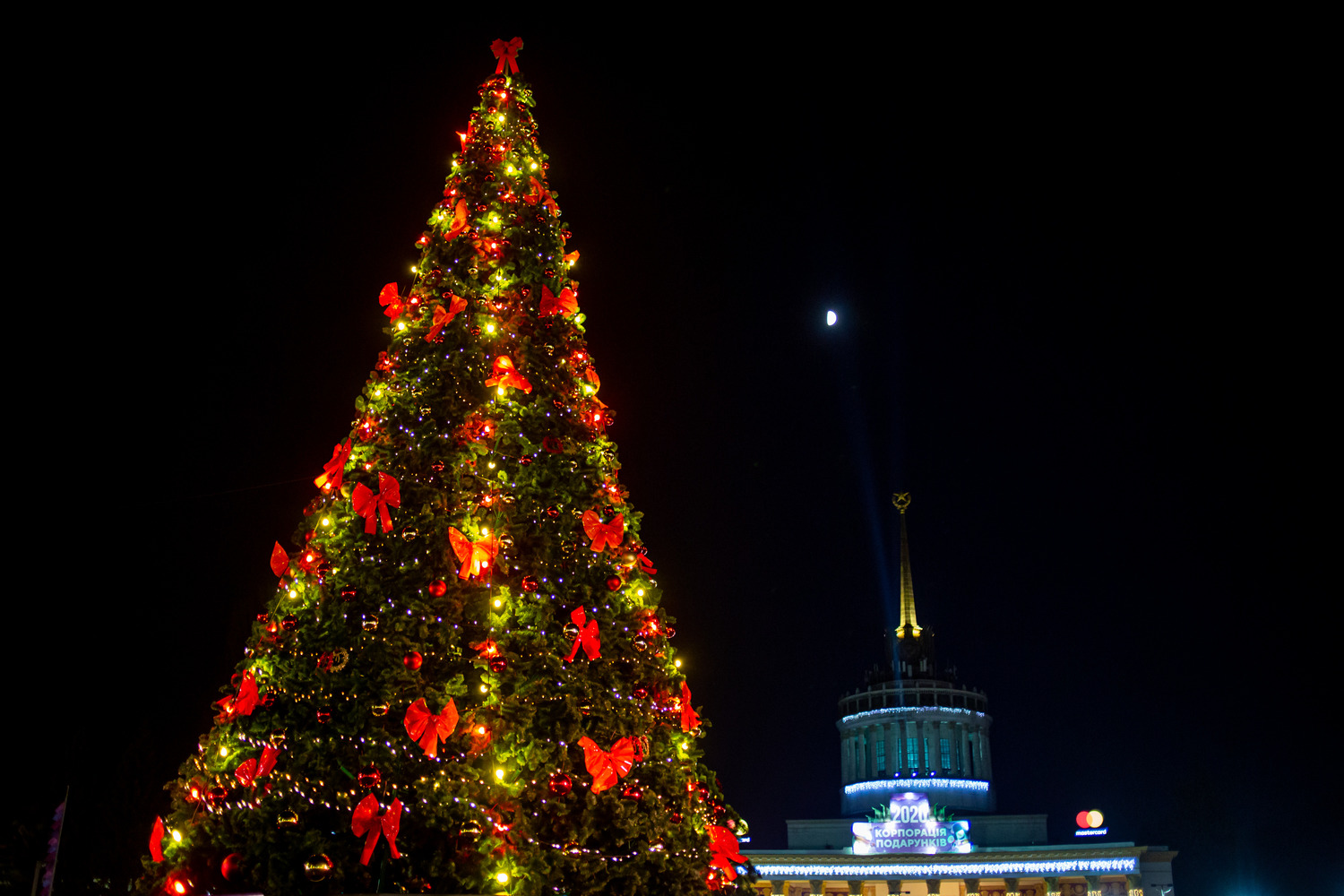 Новий рік на ВДНГ: портал між минулим і майбутнім