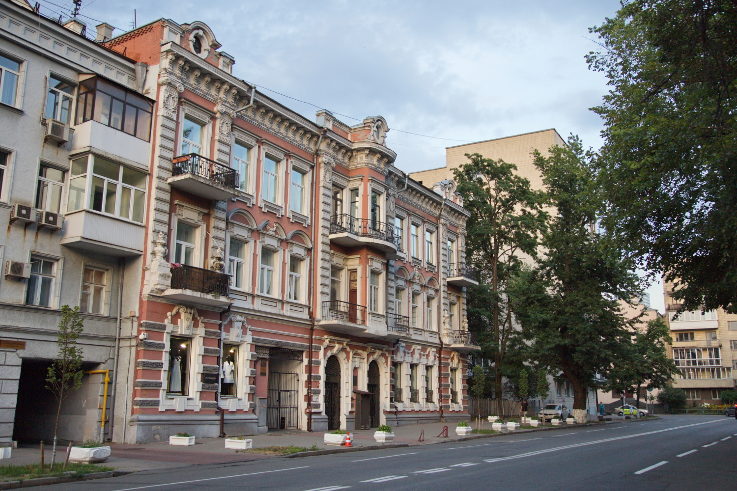 Улица Лютеранская, 33 – дом, в котором жил Константин Паустовский
