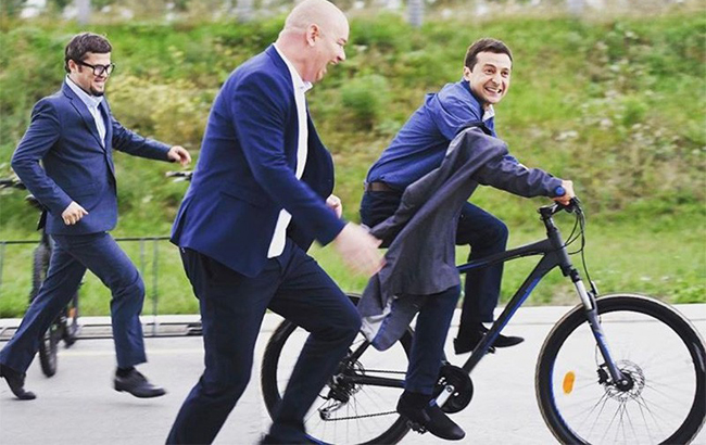 Зеленский передумал ездить на работу на велосипеде: не та ситуация