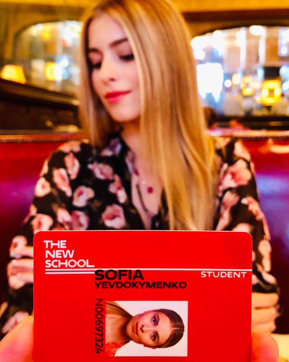 Внучка Ротару навчається в престижній школі США для "золотої молоді": деталі