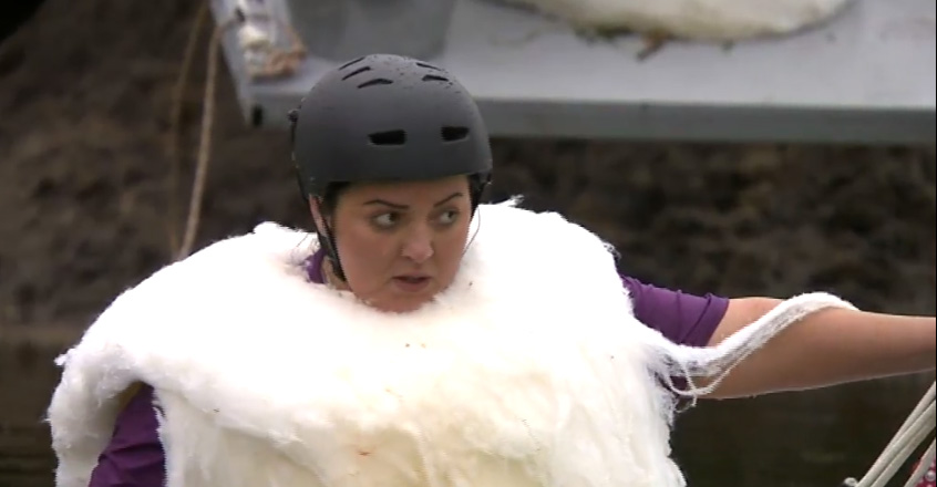 Зважені та щасливі 9 сезон: женские бои в грязи