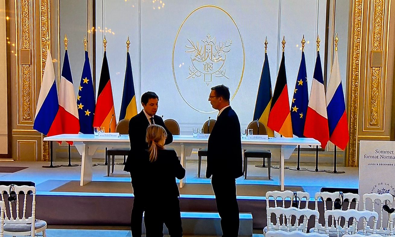 Зеленський і Путін розпочали зустріч, заради якої перервали нормандський саміт