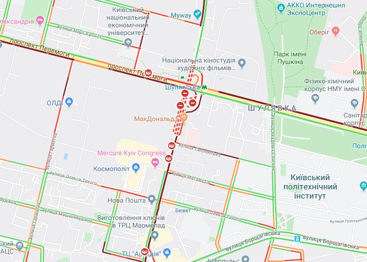 ДТП и пробки сковали центр Киева: карта