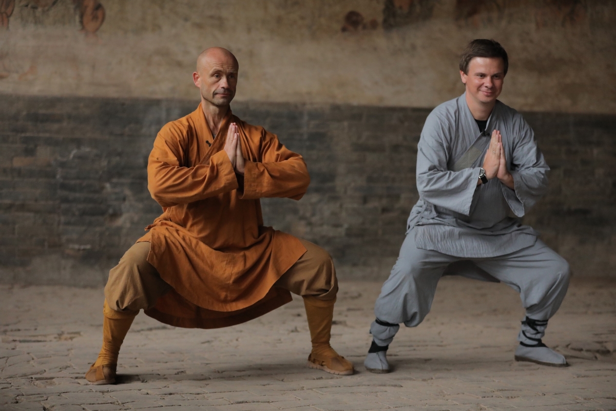 Крылья любви: Дмитрий Комаров рассказал, как в Китае решал проблему длительной разлуки с женой