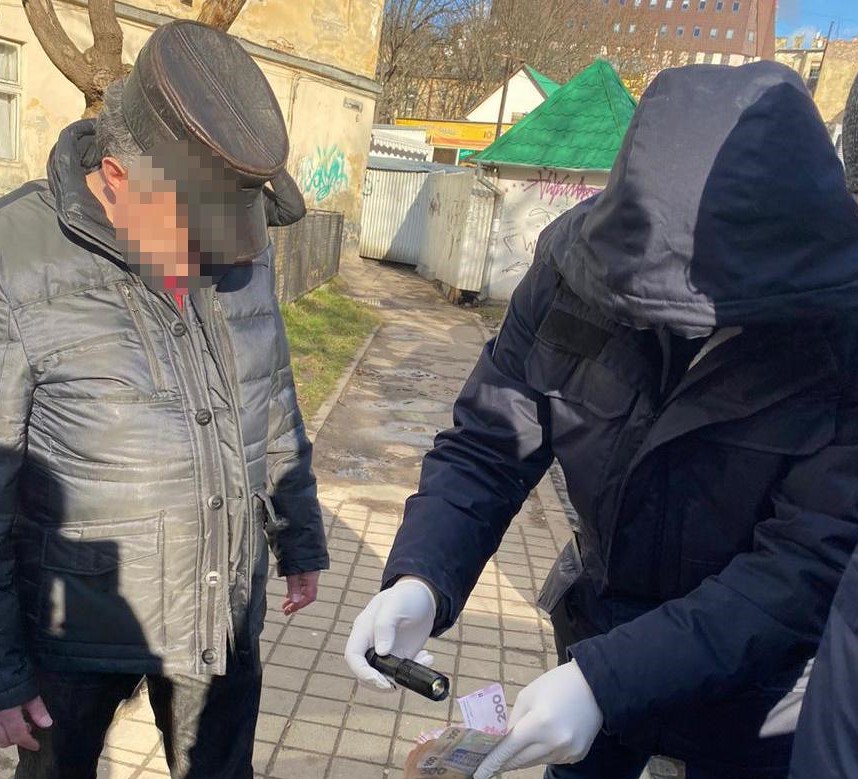 У Львівській області посадовців Держпродспоживслужби викрили на хабарі