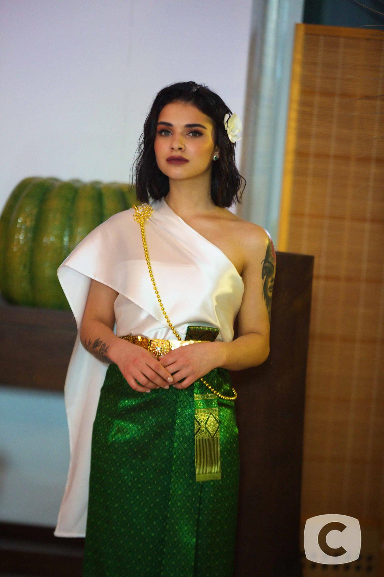 Принцессы Таиланда: участницы Холостяк-10 поразили образами на Церемонии роз (ФОТО)