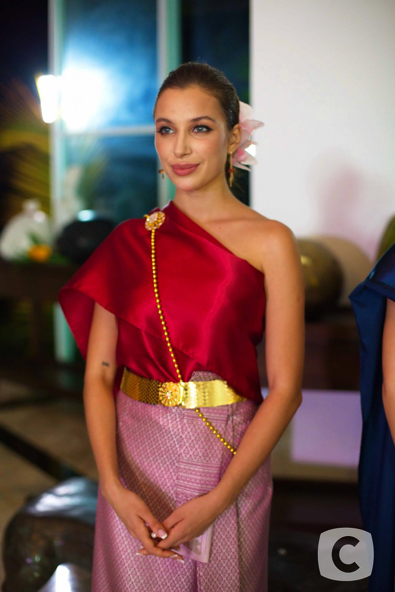 Принцессы Таиланда: участницы Холостяк-10 поразили образами на Церемонии роз (ФОТО)