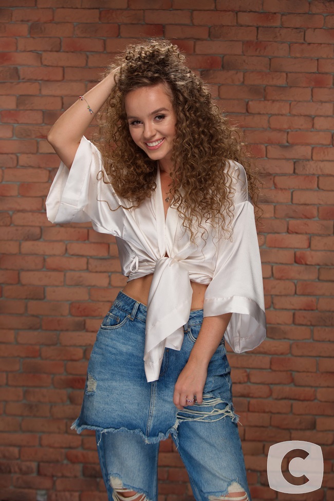 Участницы Холостяк-10 поделились подборками фильмов для просмотра на карантине