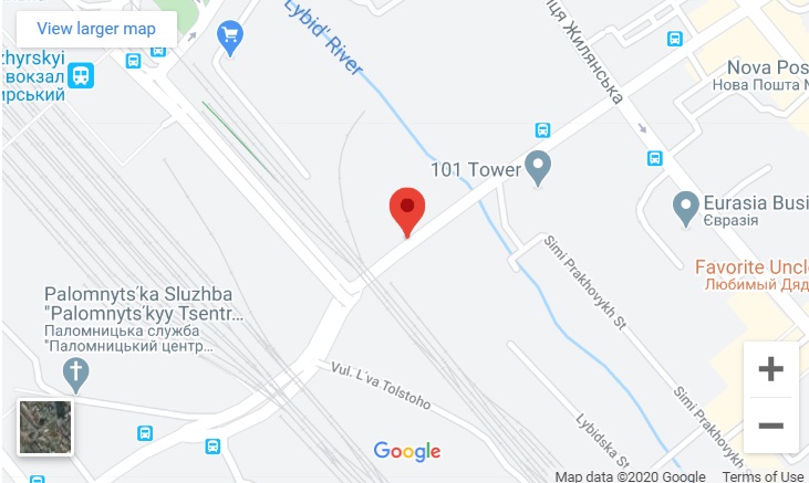 У центрі Києва з-під землі забив величезний гейзер: яскраве відео