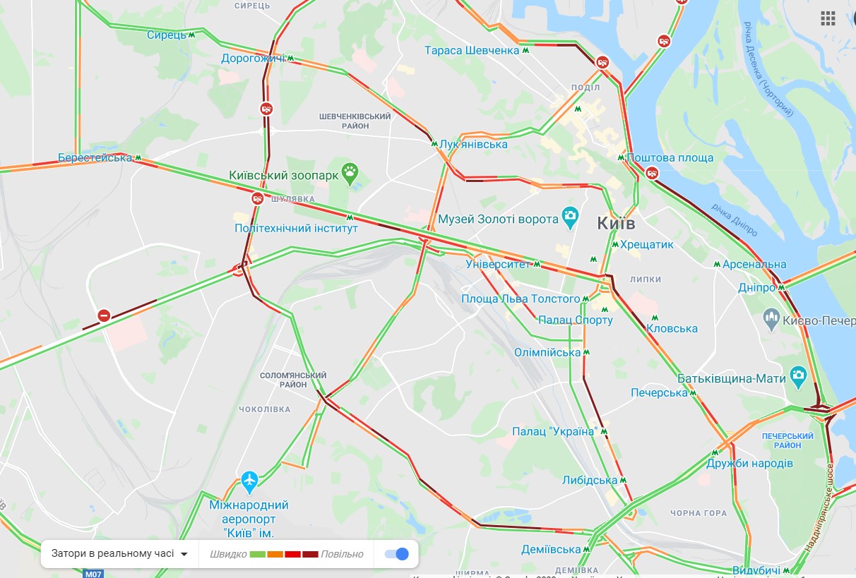 Київ стоїть в пробках: ситуація на дорогах столиці