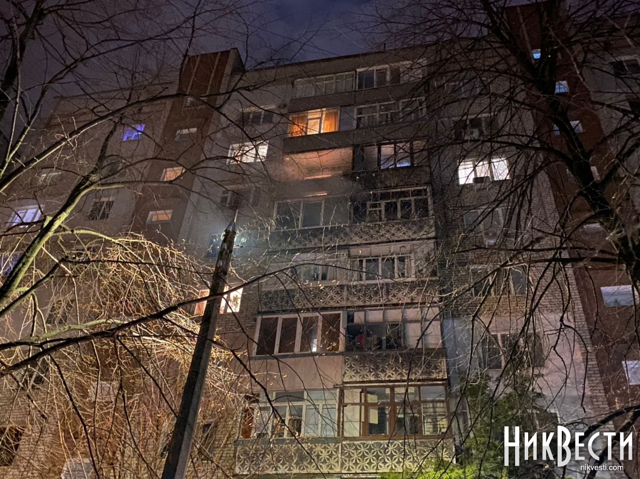 В Николаеве фейерверк залетел на балкон, загорелись две квартиры