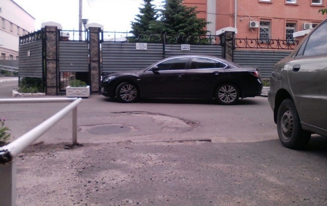 У податковій інспекції Полтави проводять обшук