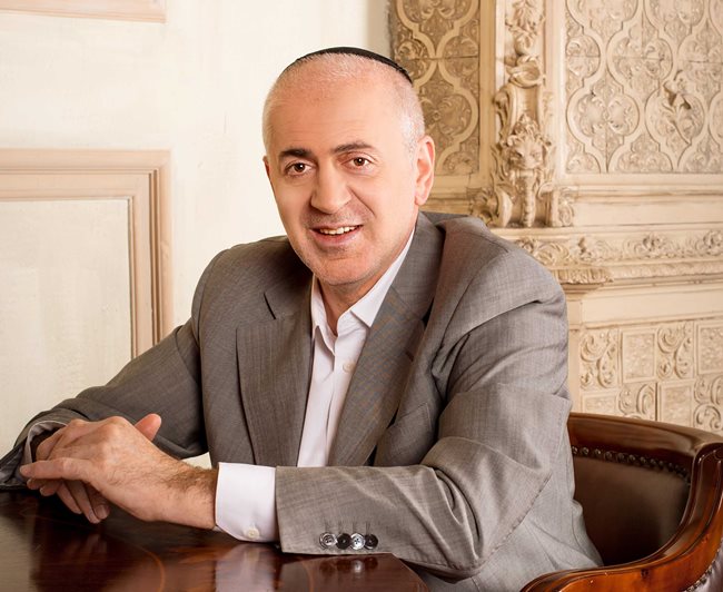 Лауреаты общенациональной программы "Человек года-2017" в номинации "Меценат года"