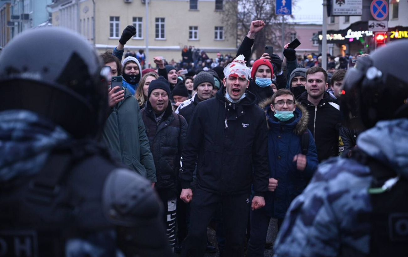 Каждый 10-й задержанный - ребенок: как прошли митинги в поддержку Навального в России