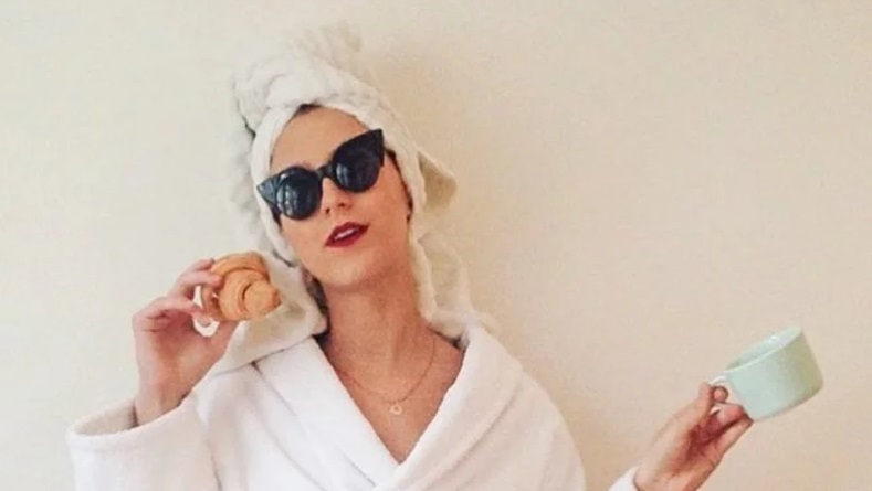 Портит роскошные волосы: названа ежедневная ошибка в уходе