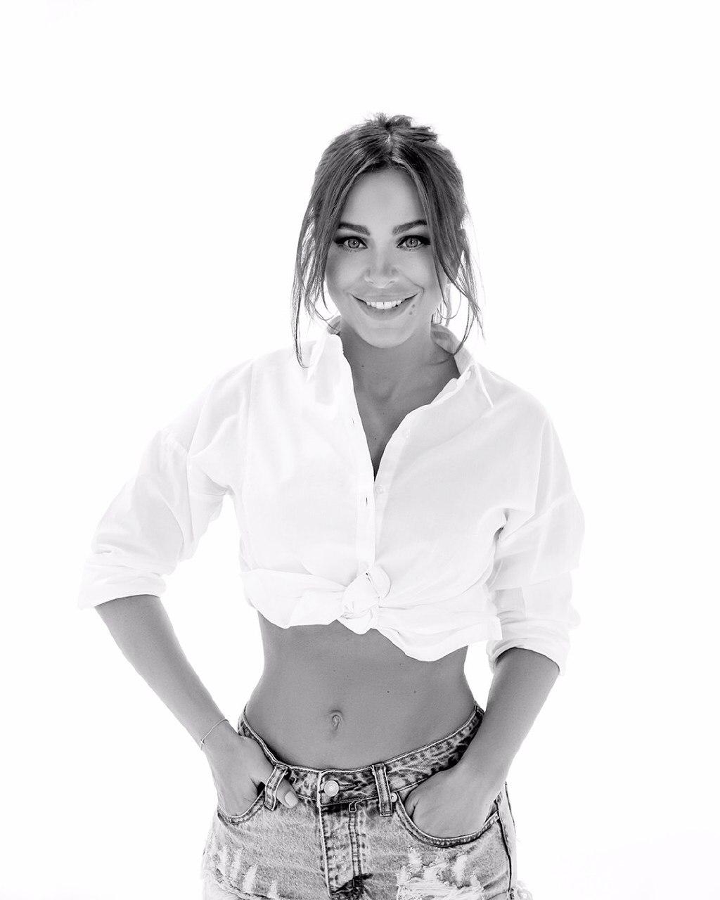 &quot;Зігрівайте посмішкою коханих&quot;: Ані Лорак поділилася зворушливим фото