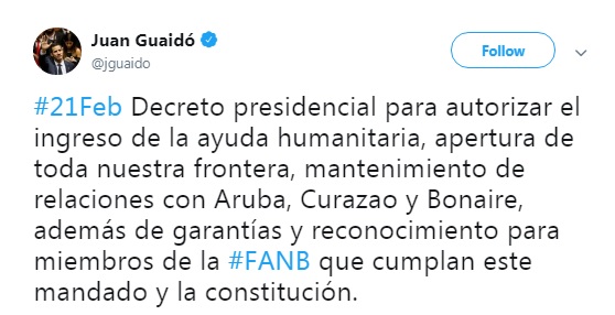 Гуайдо подписал первый президентский указ