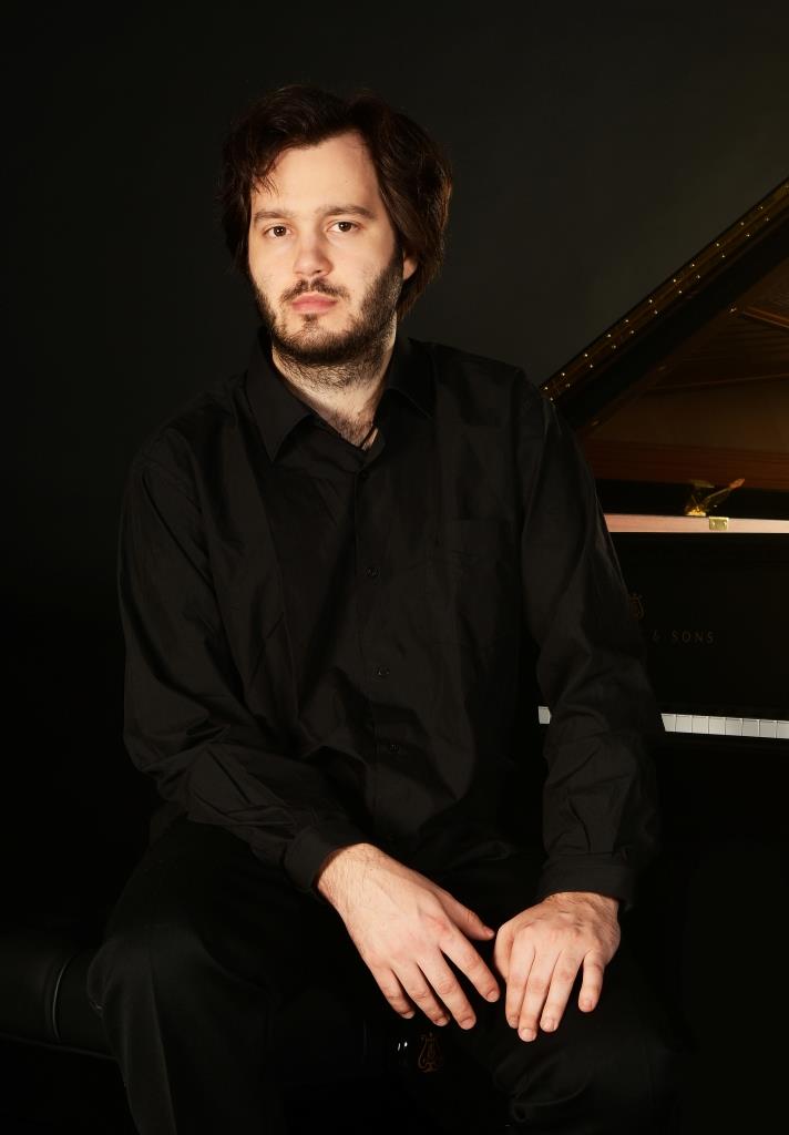 Антоний БАРЫШЕВСКИЙ Солист Национальной филармонии Украины, лауреат международных конкурсов Три главных события 2016 года по Вашей версии: 1. Запись всех сонат Галины Уствольской на Немецком радио в Берлине; 2. Осуществлённая мечта – препарировать ро