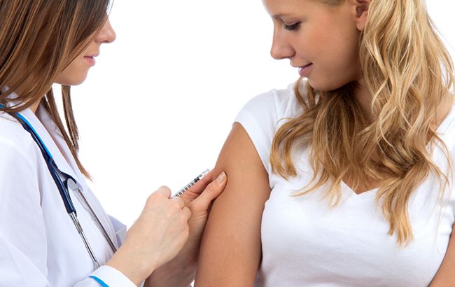 Лікар однозначно не правий: Комаровський розповів про інтервали між щепленнями