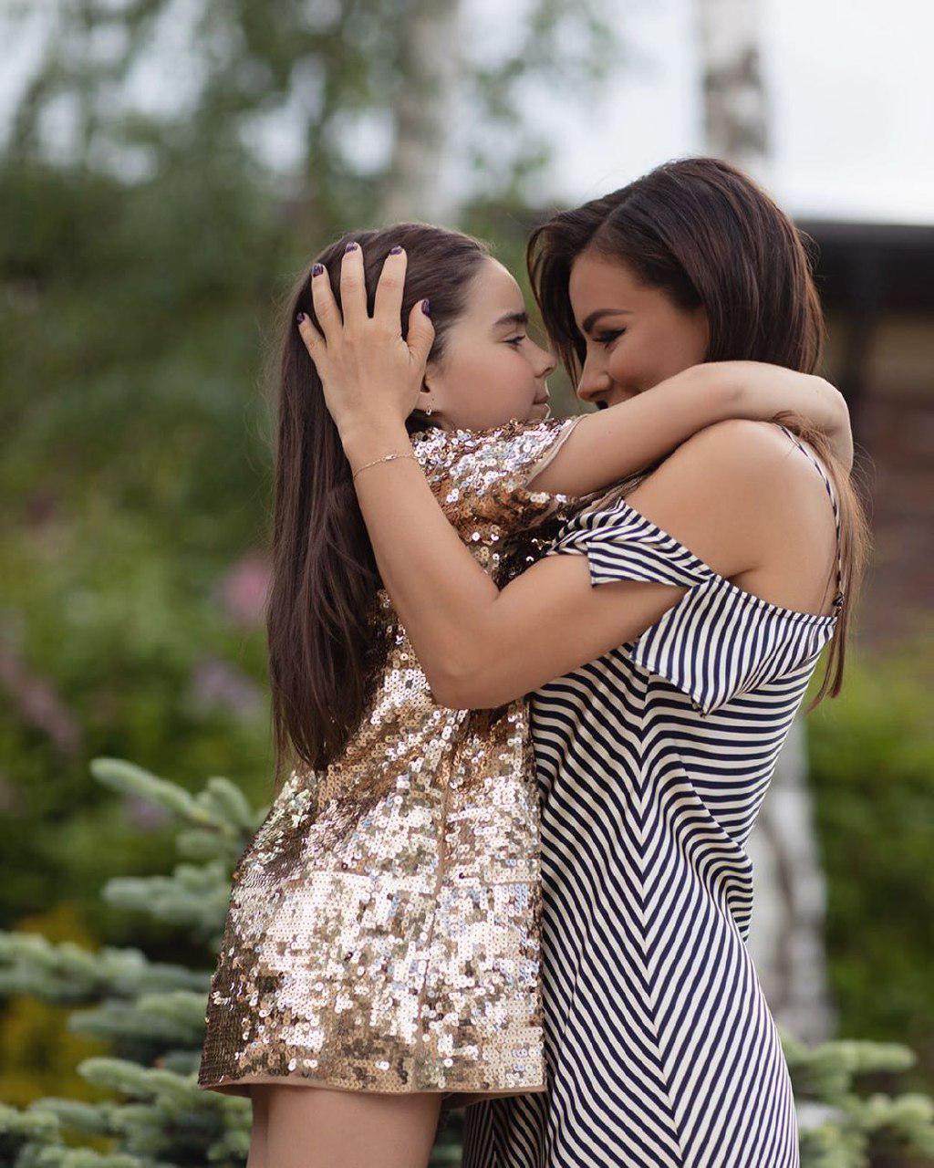 Похожа на отца: нежный снимок Лорак с дочкой растрогал сеть