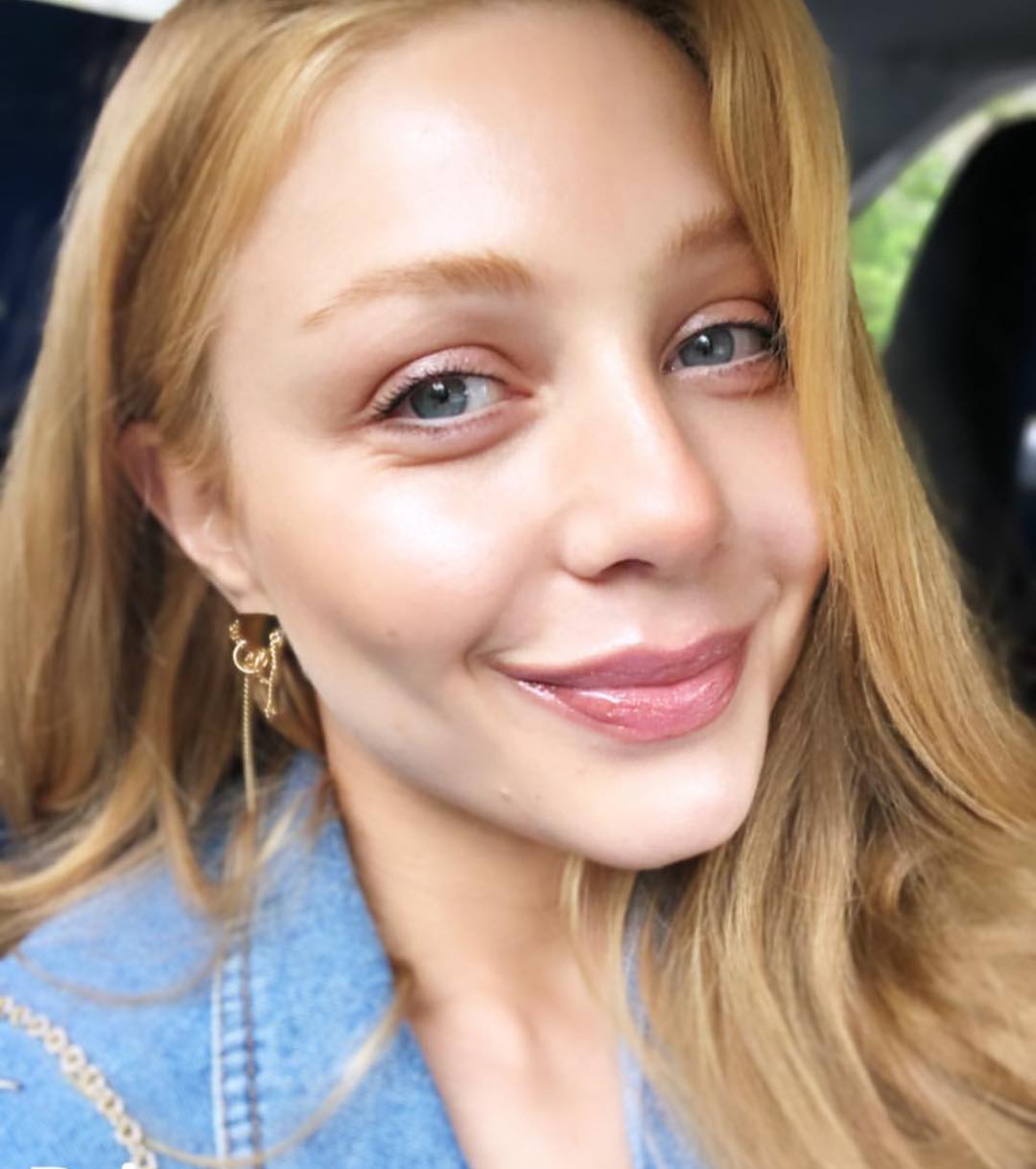 Нежная и настоящая: Тина Кароль восхитила фанов снимком без макияжа