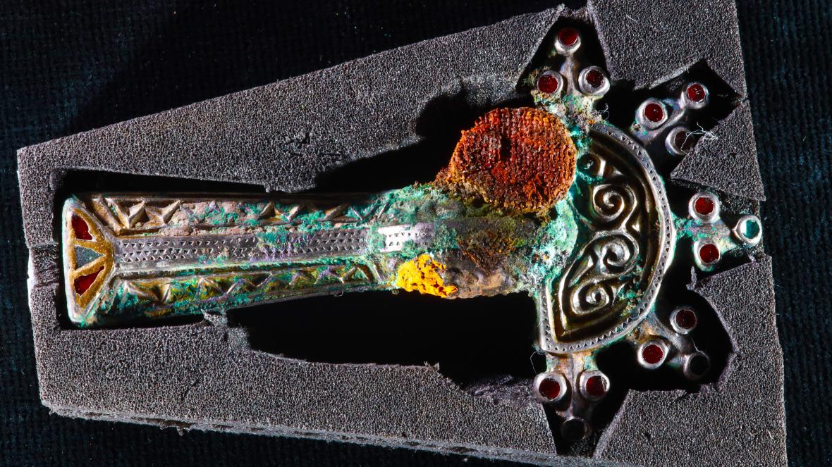 Тіла розташовані загадковим чином: археологи знайшли унікальну гробницю (фото)