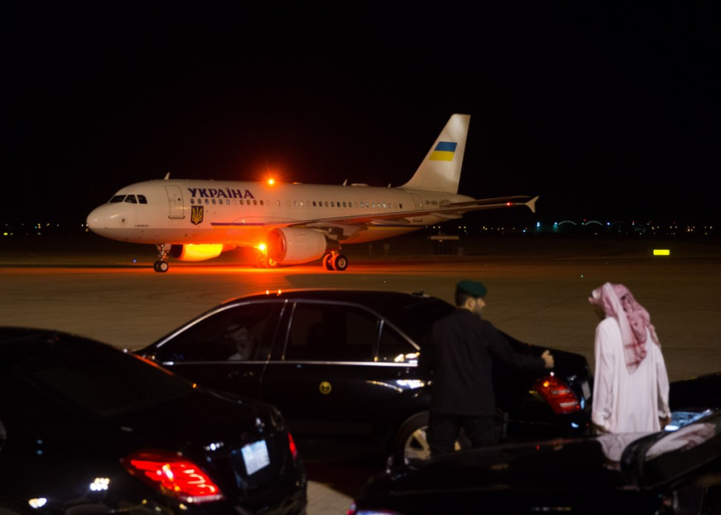 Порошенко розпочав офіційний візит до Саудівської Аравії